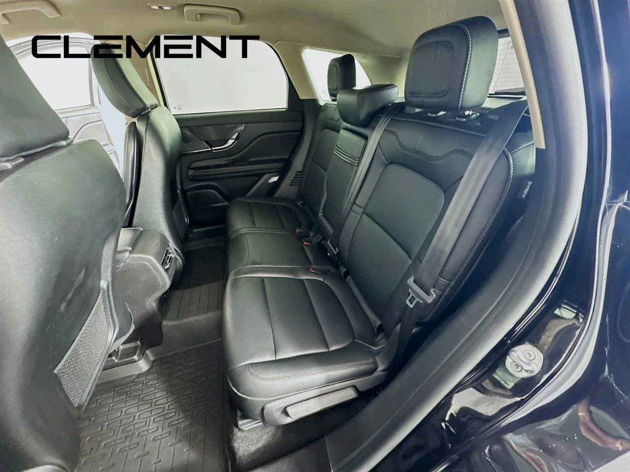 Used 2025 Black Metallic Lincoln Premiere image 30