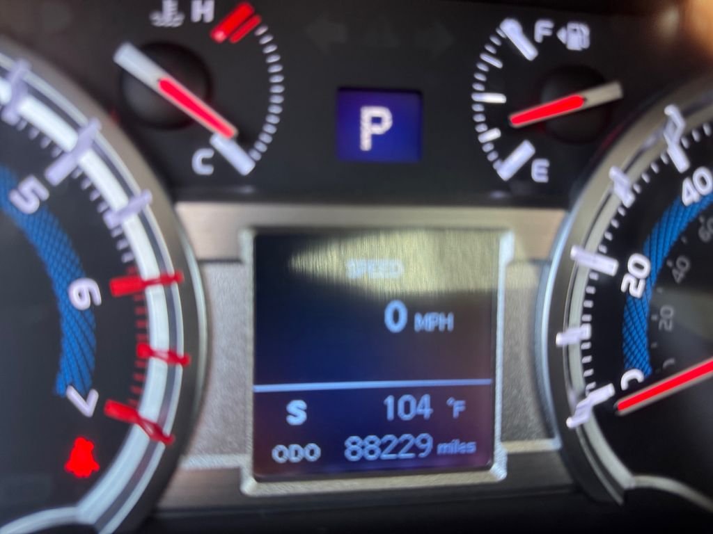 Used 2018 Gray Toyota SR5 image 10