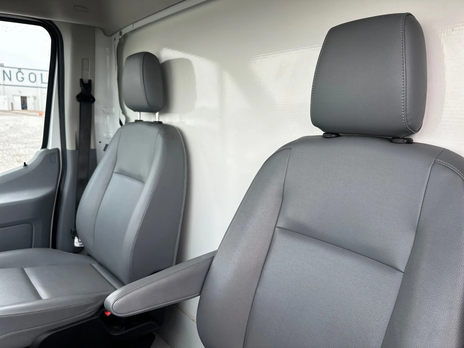 2018 Ford Transit Cutaway Base - Photo 27