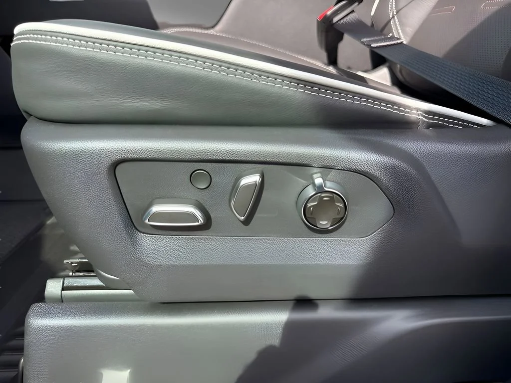 New 2026 Onyx Black GMC AT4X image 29