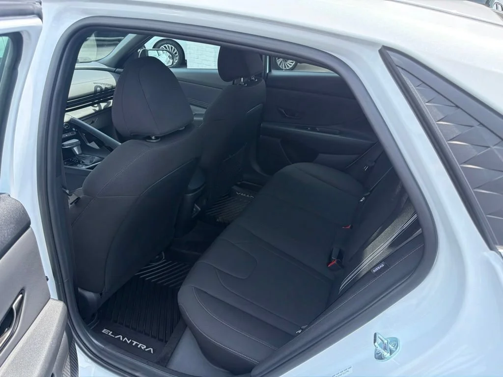 Used 2026 White Hyundai SEL Sport Premium image 16