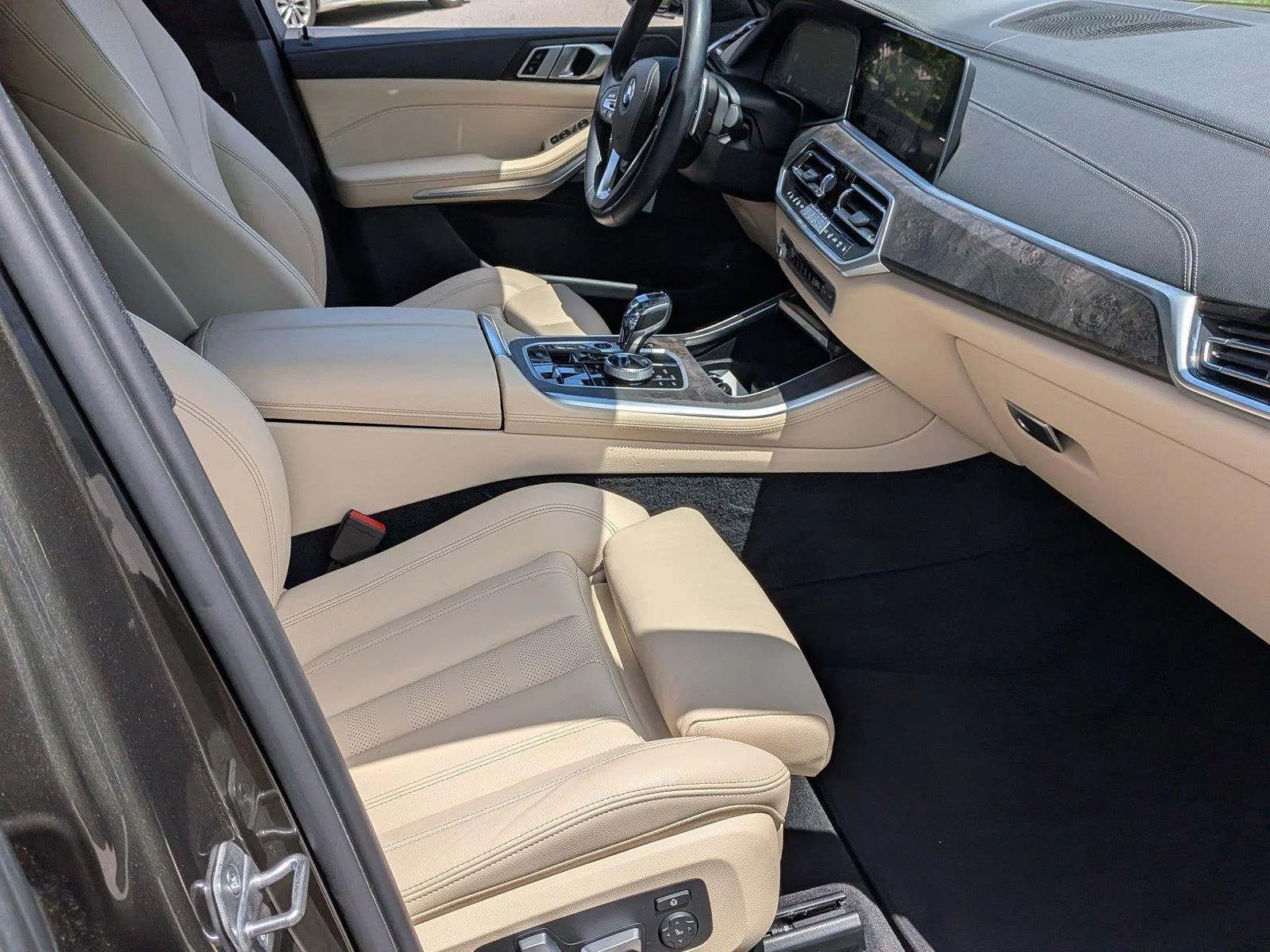 Used 2022 Manhattan Green Metallic BMW xDrive45e image 36