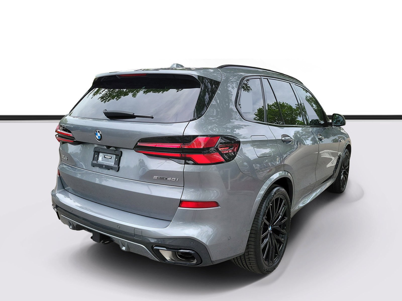 Certified Used 2024 Skyscraper Grey Metallic BMW sDrive40i image 4