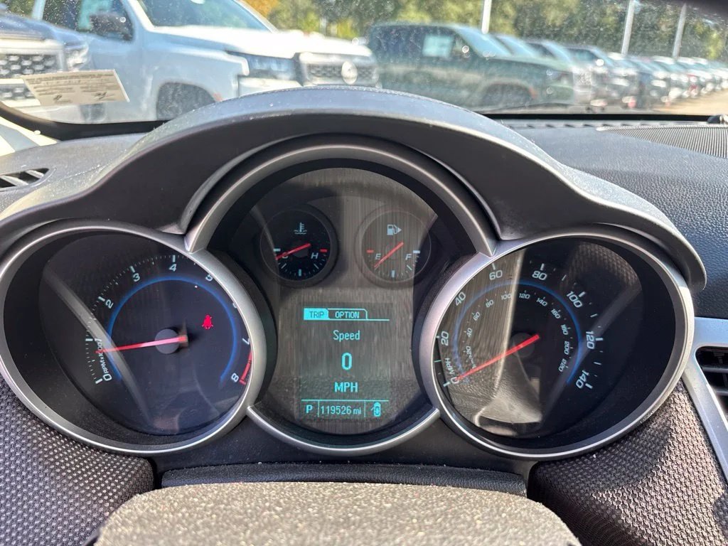 Used 2015 Silver Chevrolet 1LT image 12