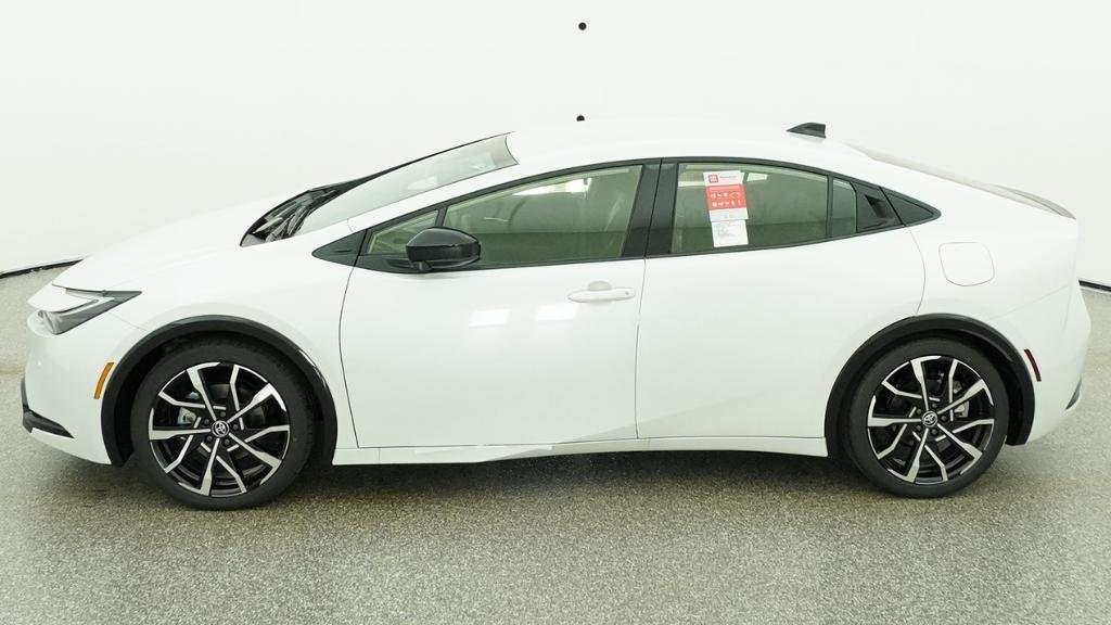 New 2026 Wind Chill Pearl Toyota XSE image 9