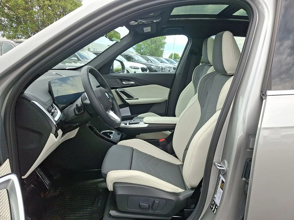 2026 BMW X1 28i - Photo 6