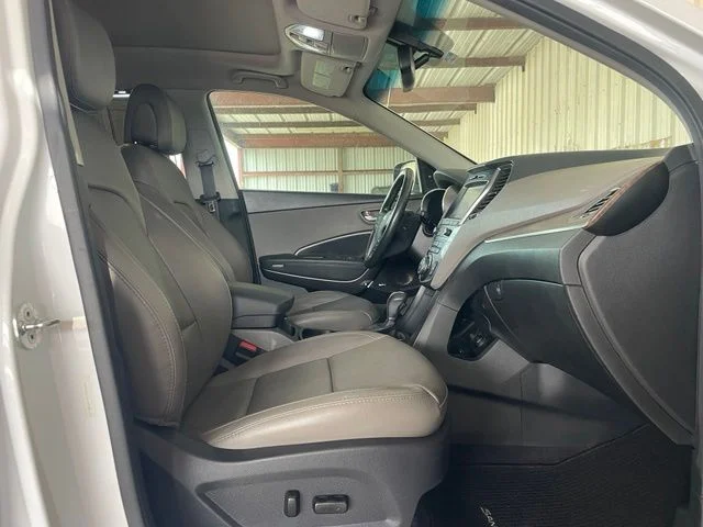 Used 2018 White Hyundai 2.4 Base image 22