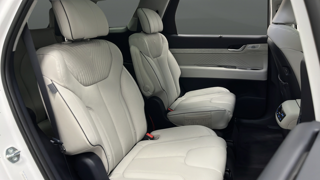 Used 2025 Hyper White Hyundai Calligraphy image 26