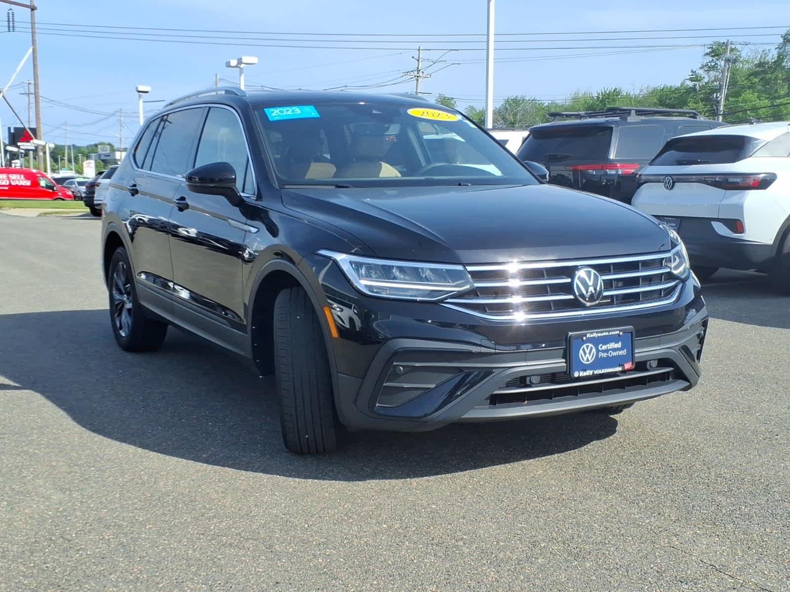 Certified Used 2023 Deep Black Pearl Volkswagen SE image 3
