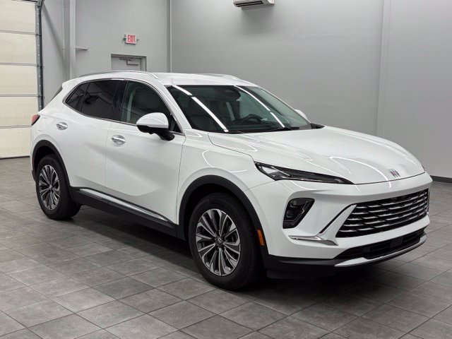 Used 2025 White Buick Preferred image 1