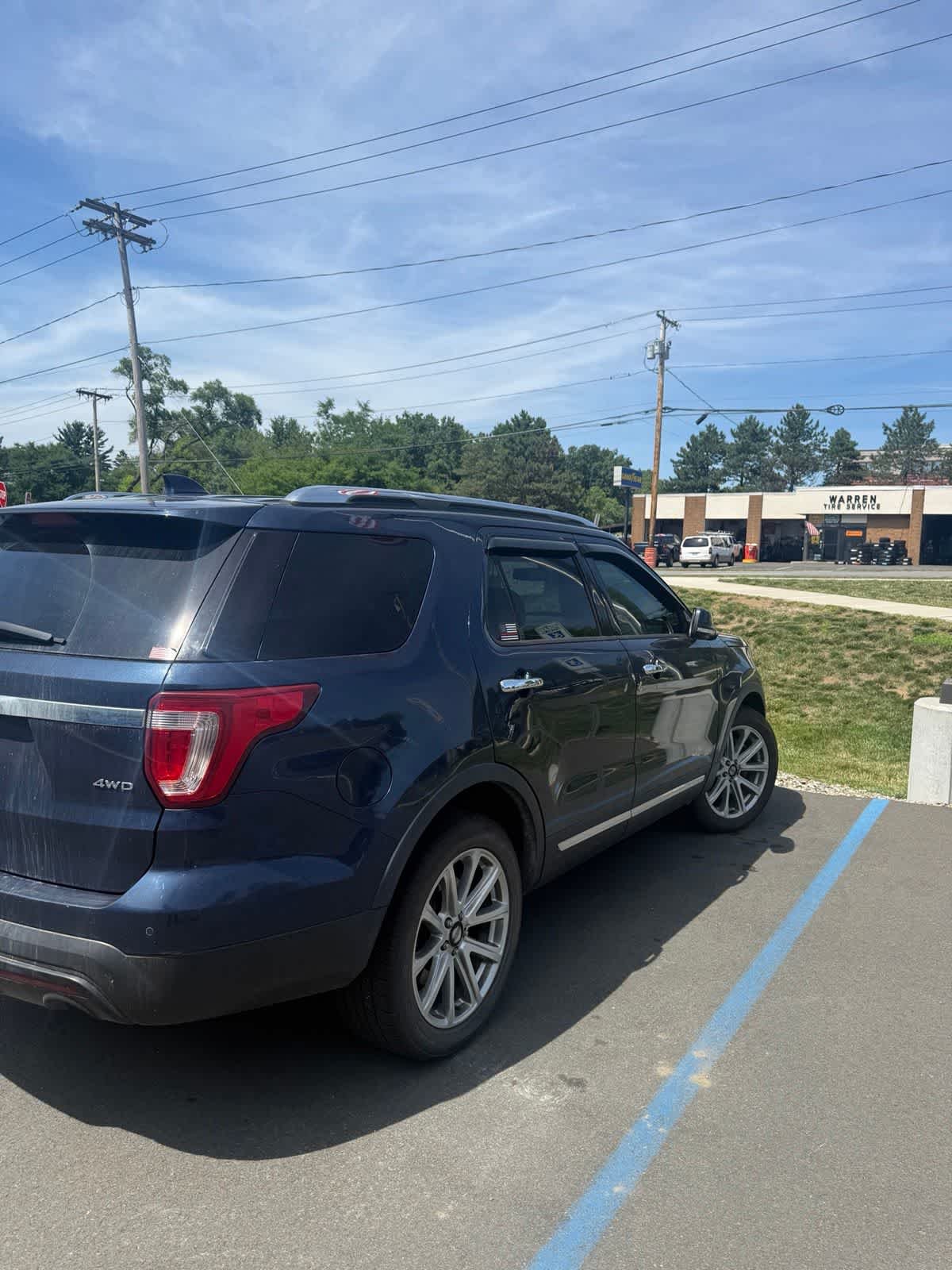 Used 2016 Blue Jeans Metallic Ford Limited image 4