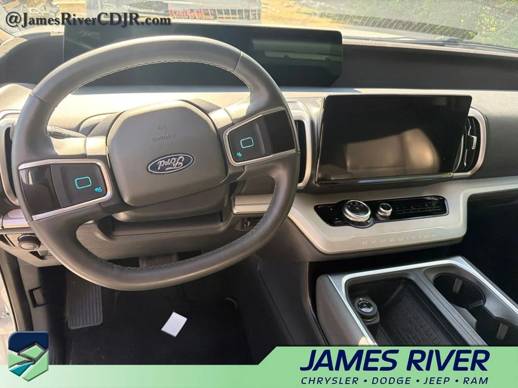 Used 2025 White Ford Active image 11