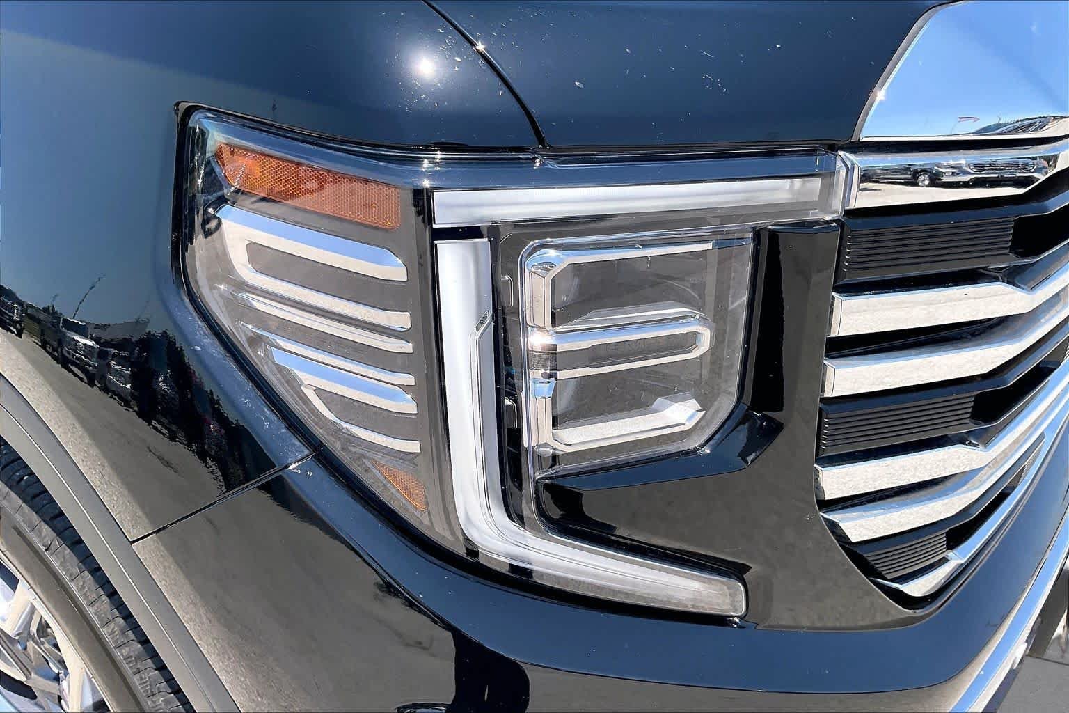 Used 2026 Onyx Black GMC SLT image 27