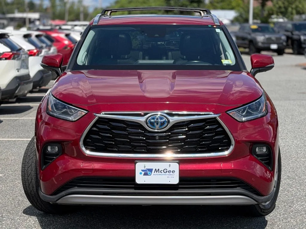 Used 2022 Red Toyota Platinum image 2