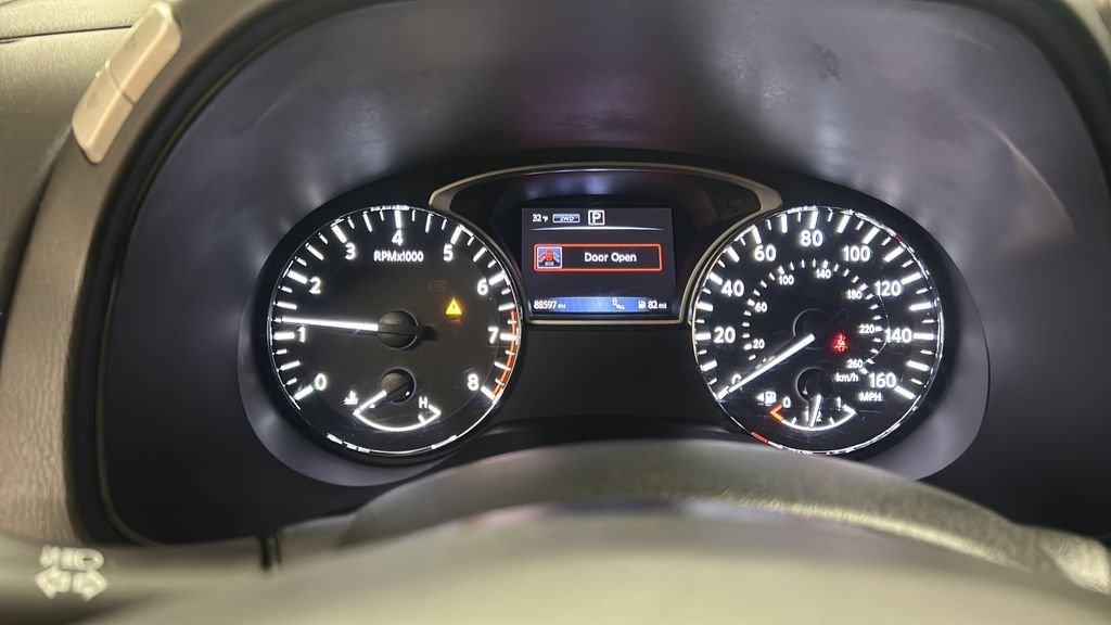 Used 2017 Blue Nissan SL image 13