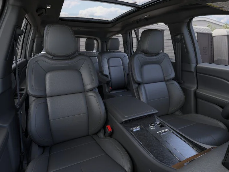 New 2026 Infinite Black Metallic Clearcoat Lincoln Reserve® image 10