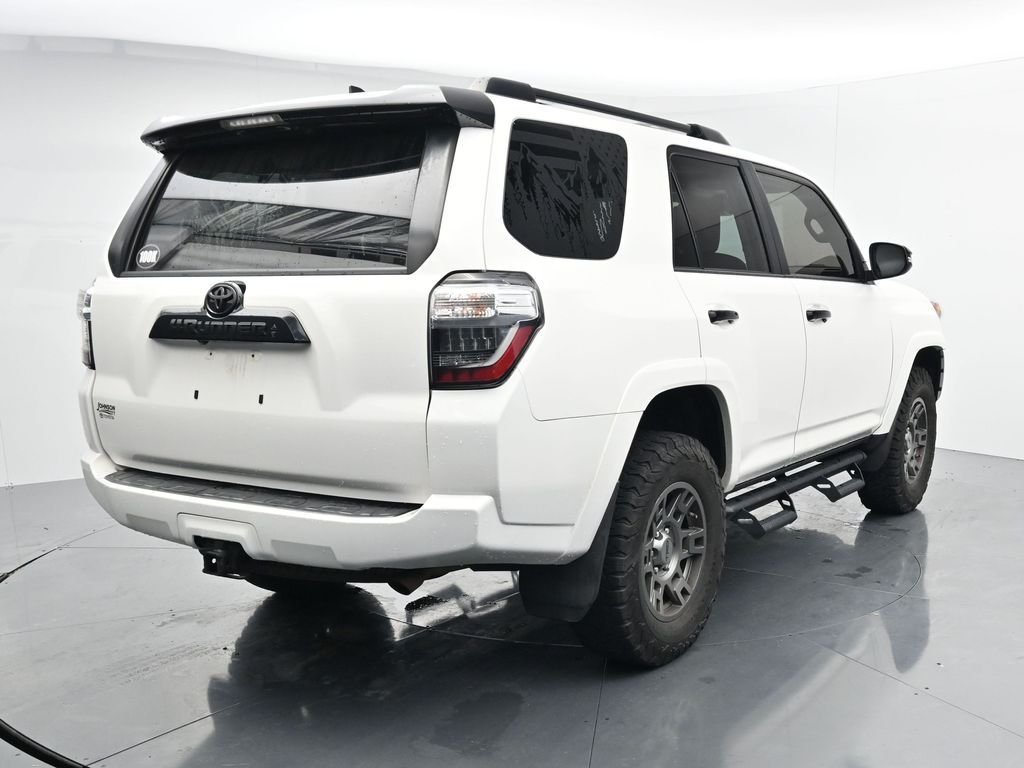Used 2020 White Toyota Venture image 7