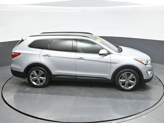 Used 2016 Silver Hyundai Limited image 16