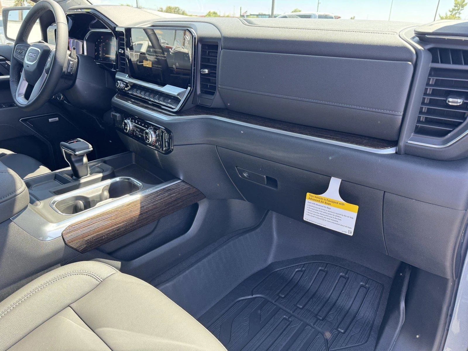 New 2026 Sterling Metallic GMC Elevation image 7