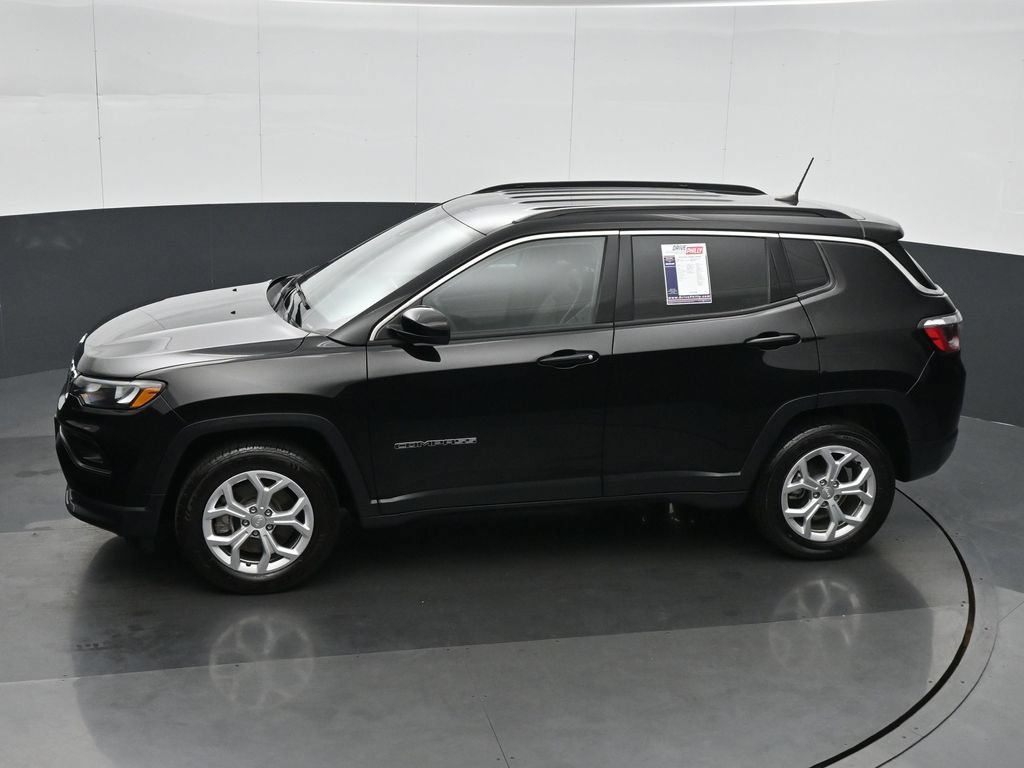 Used 2024 Black Jeep Latitude image 18