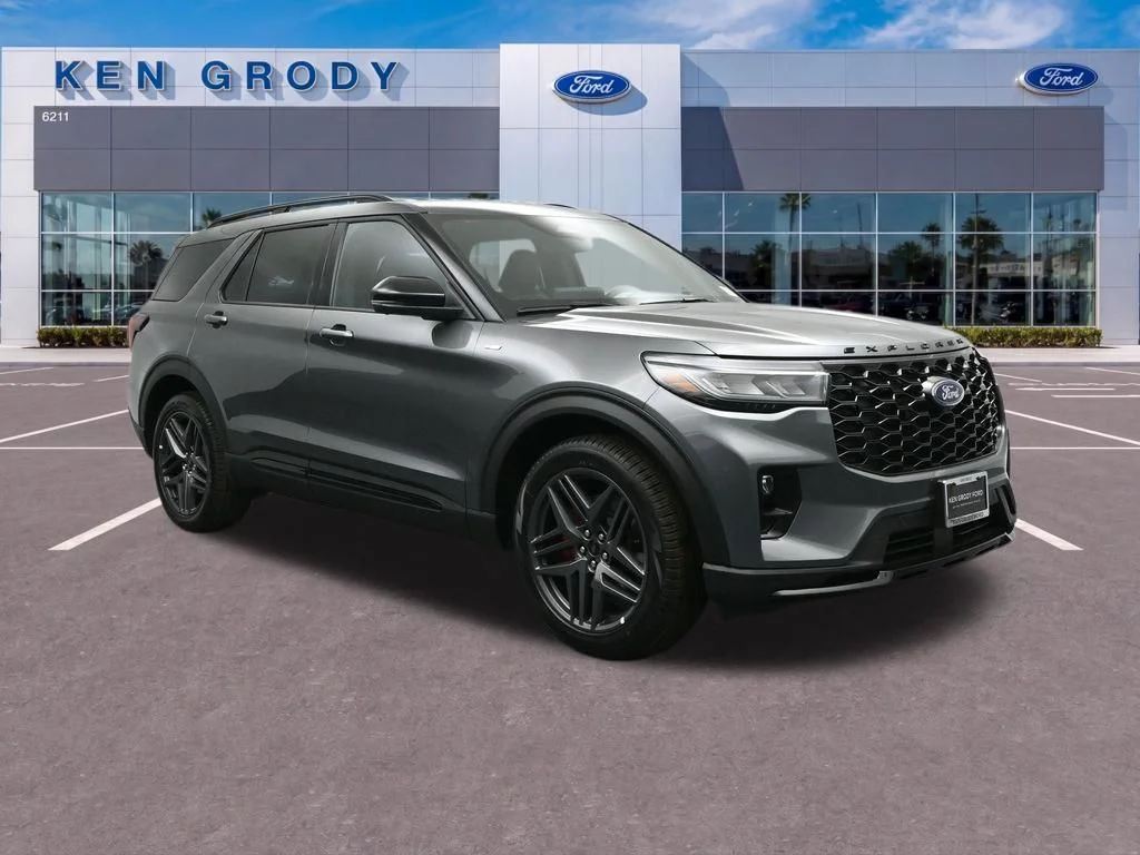 2026 Ford Explorer ST-LINE RWD's photo