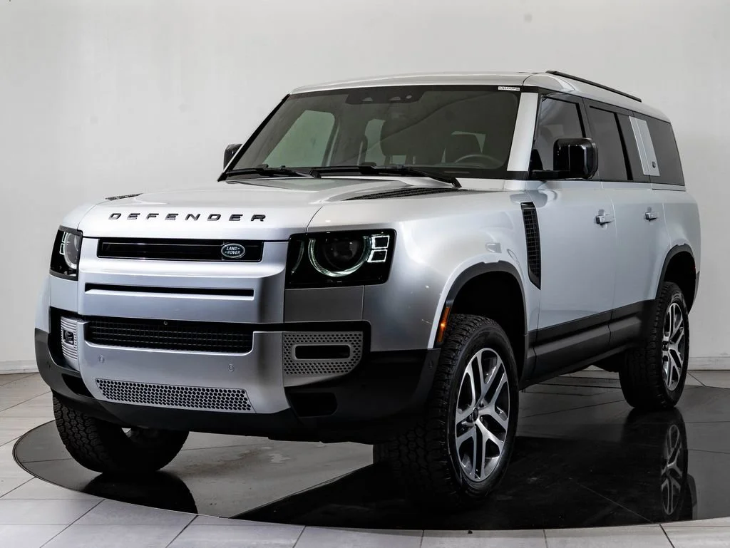2024 Land Rover Defender 130 S P400's photo