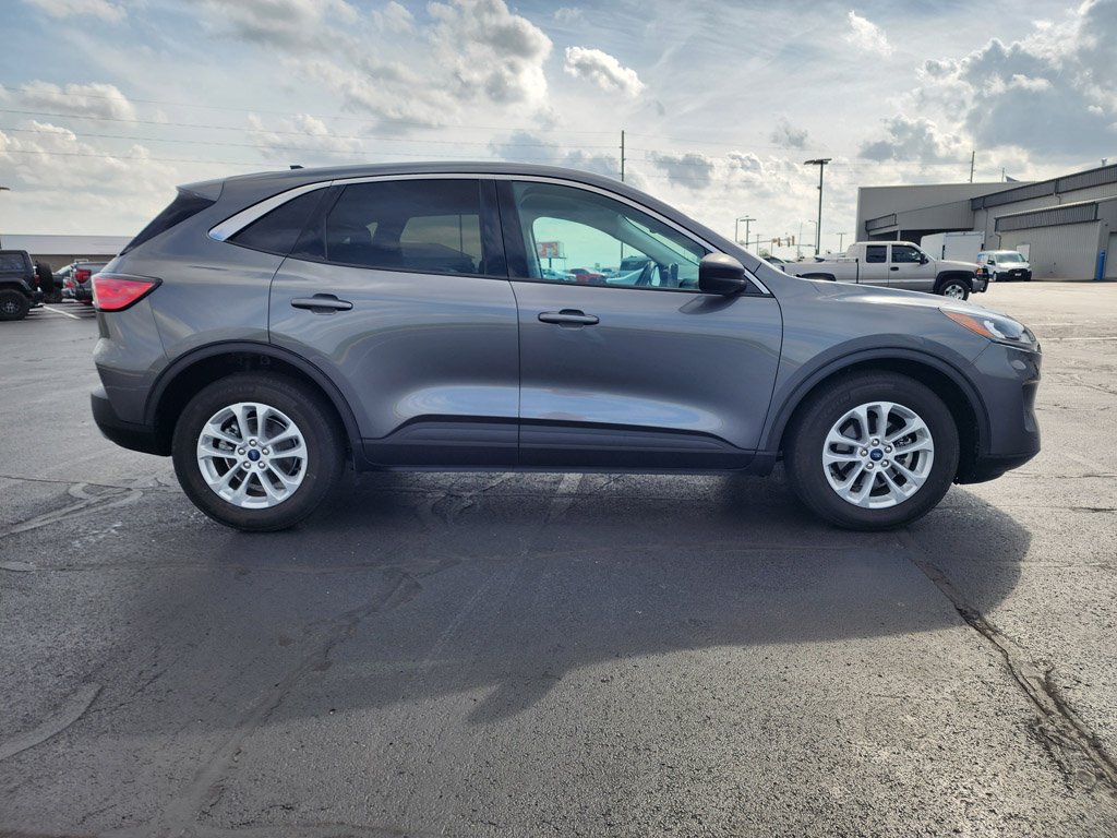 Used 2022 Carbonized Gray Metallic Ford SE image 3