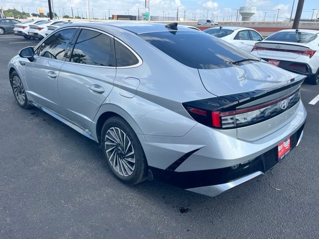 Used 2025 Silver Hyundai SEL image 6