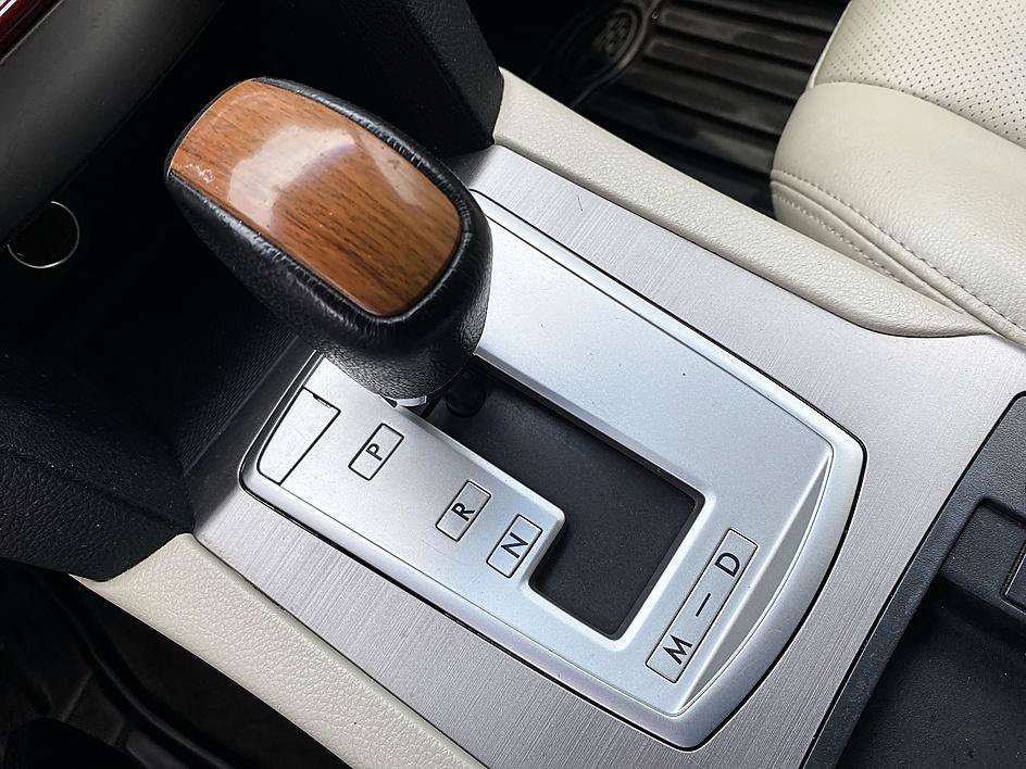 Used 2013 Caramel Bronze Pearl Subaru 2.5i Limited image 19