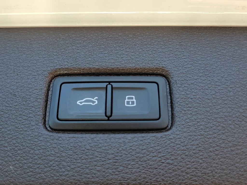 Used 2019 Carrara White Audi 45 Premium image 27