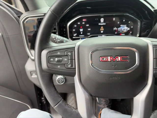 Used 2024 Onyx Black GMC Elevation image 12