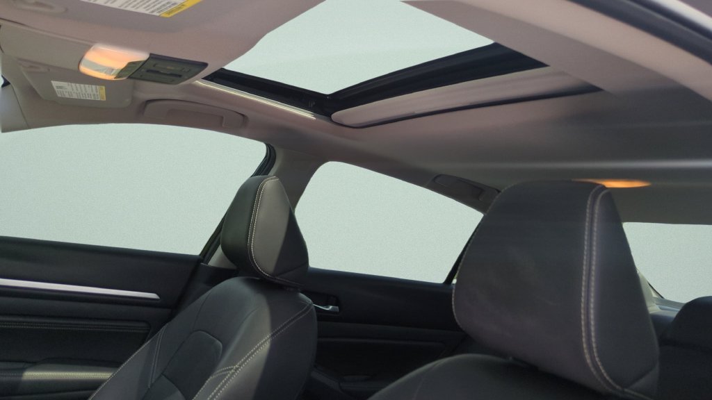 Used 2019 Blue Nissan 2.5 SL image 16
