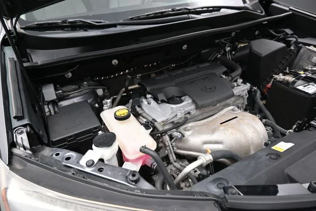 Used 2018 Gray Toyota XLE image 44