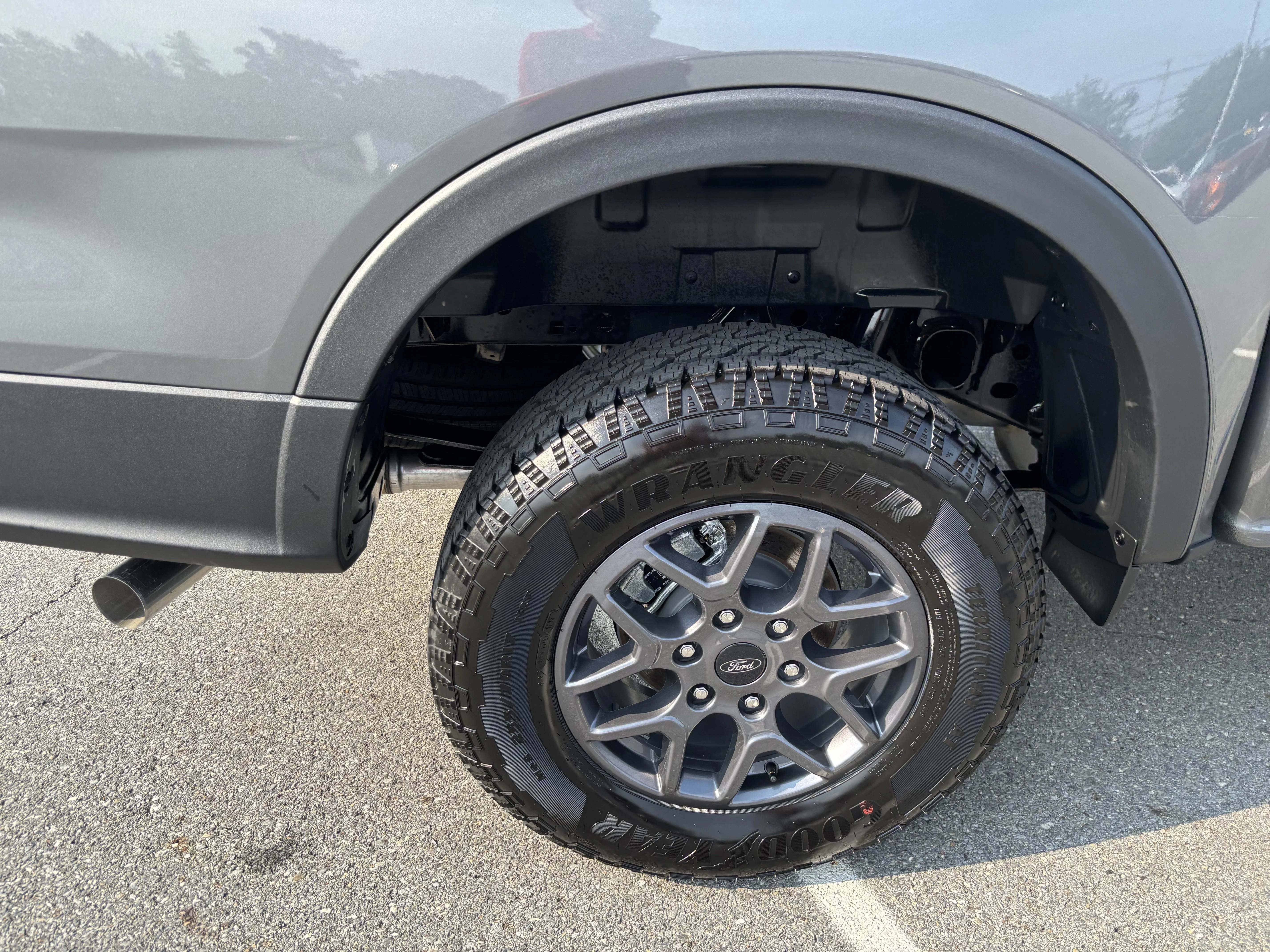 New 2026 Carbonized Gray Metallic Ford XLT image 9