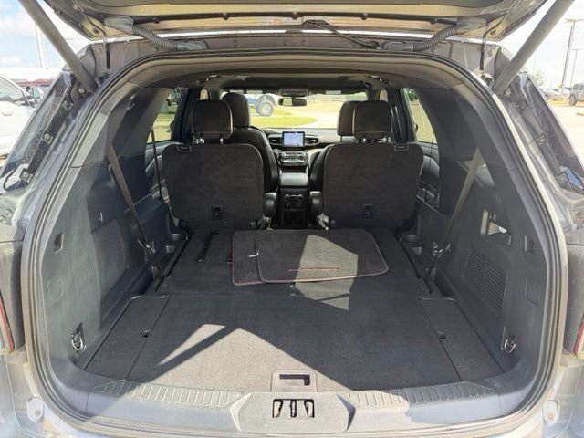 Used 2023 Gray Ford ST-Line image 7