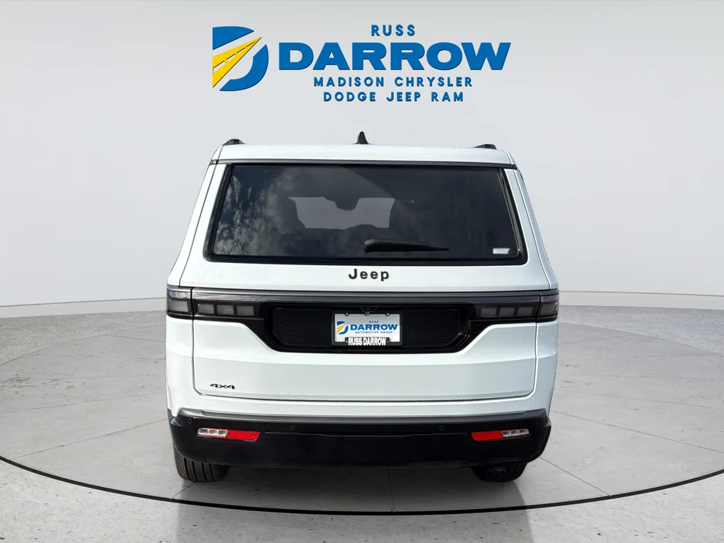 New 2026 Bright White Clear-Coat Exterior Paint Jeep Limited Reserve image 4