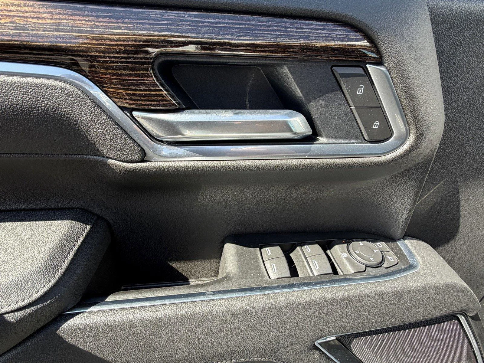 New 2026 Summit White GMC SLE image 16