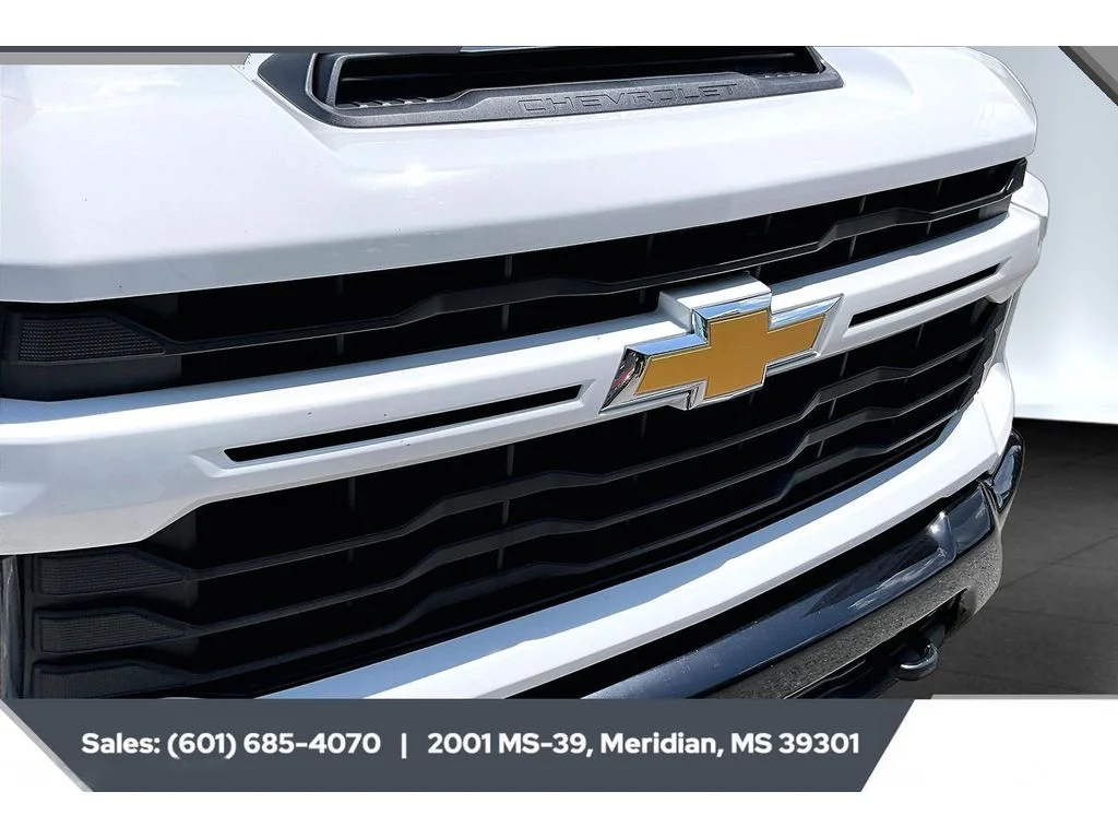 Used 2024 Summit White Chevrolet Custom image 21