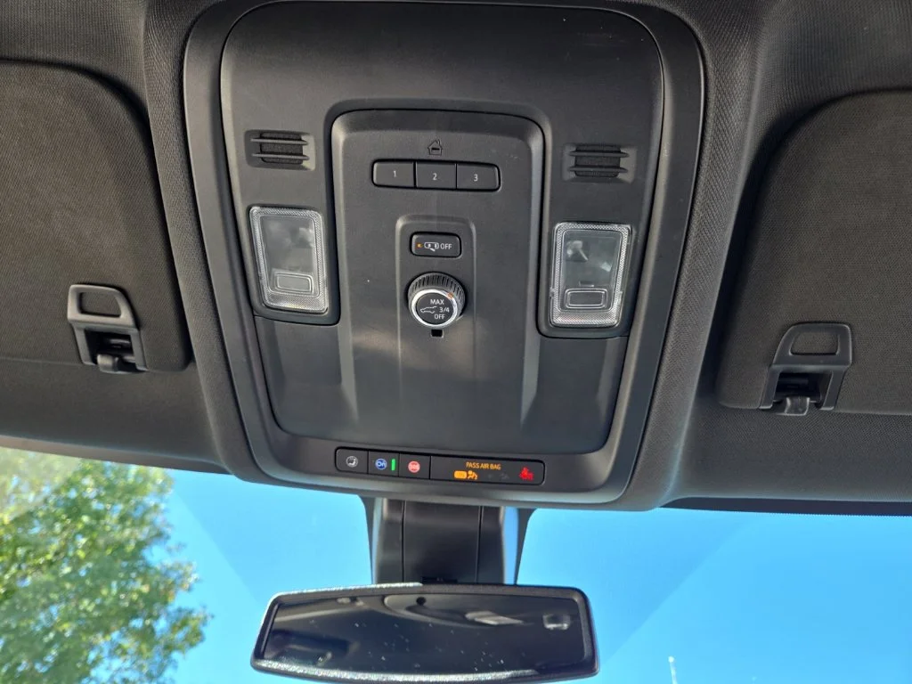 Used 2021 Gray Chevrolet Z71 image 30