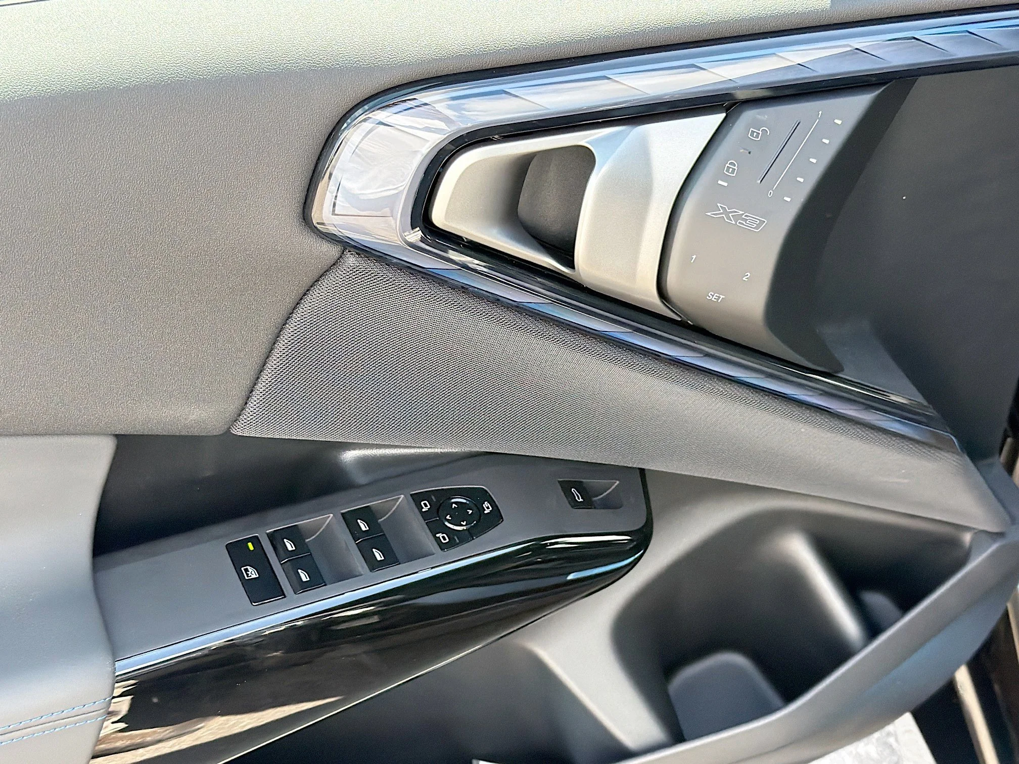New 2026 Dark Graphite Metallic BMW 30 xDrive image 22