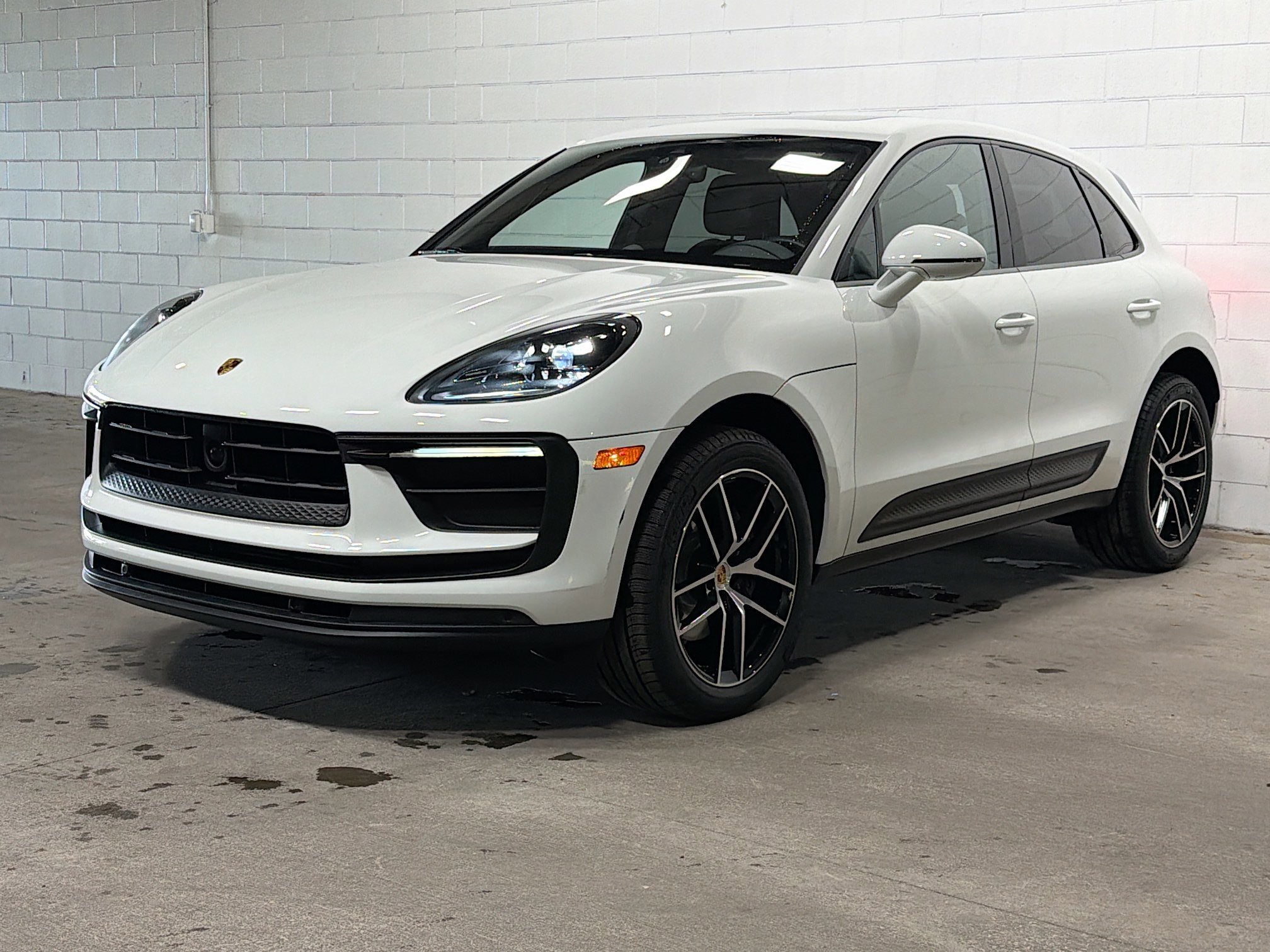 2023 Porsche Macan T