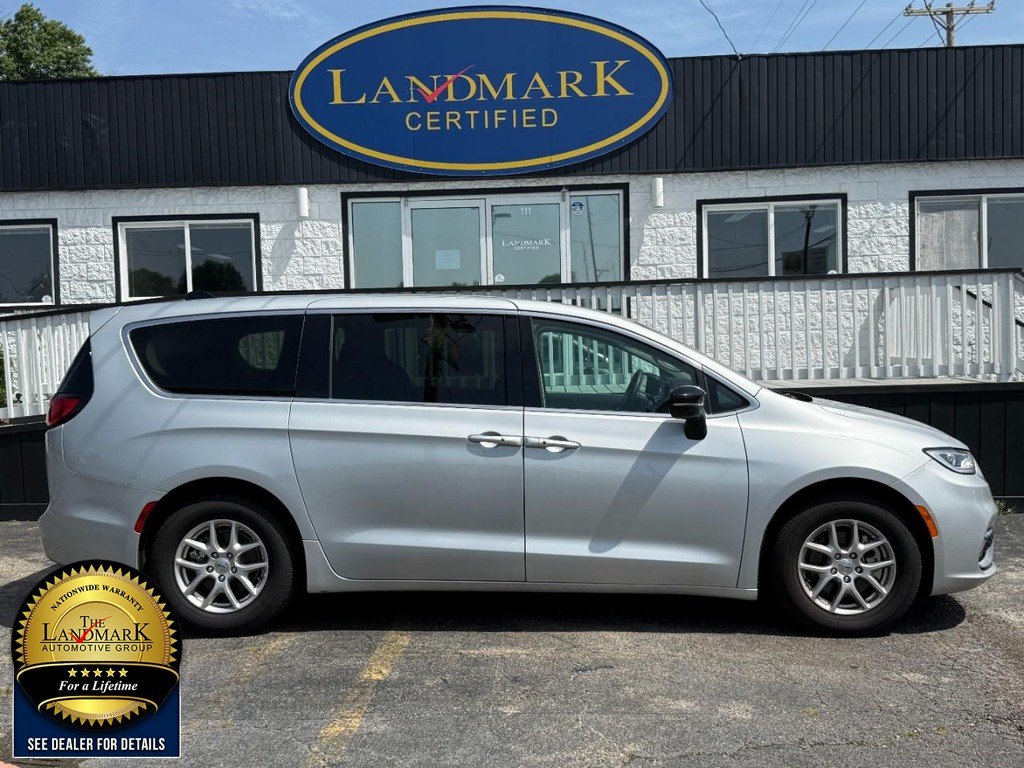 Used 2024 Silver Mist Clearcoat Chrysler Touring L FWD image 4