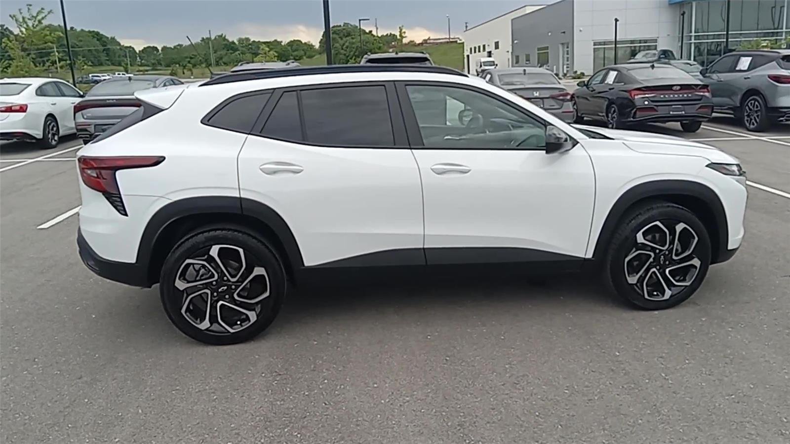 2025 Chevrolet Trax RS - Photo 9