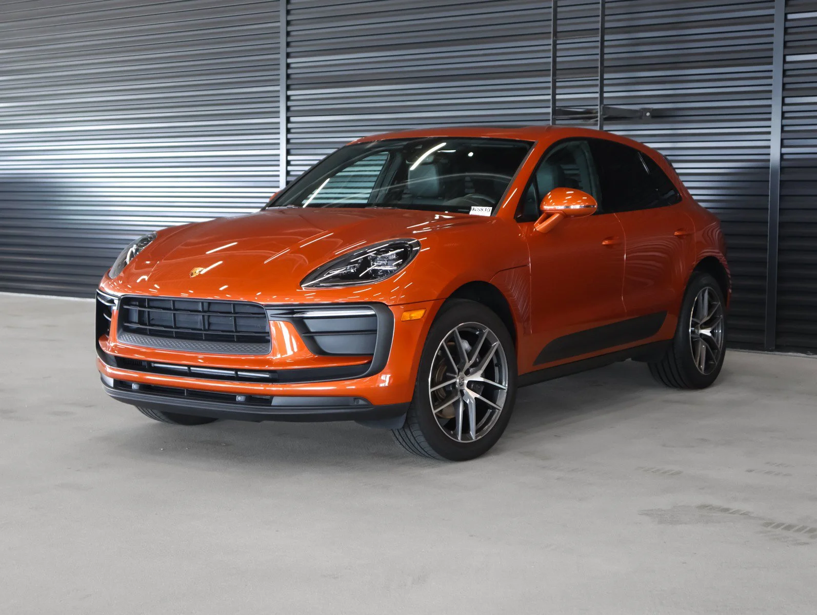 2022 Porsche Macan -'s photo