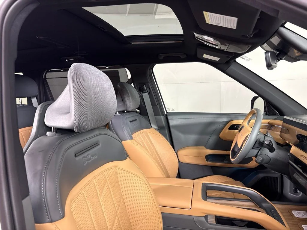 New 2027 Glacial White Pearl Kia X-Line SX image 19