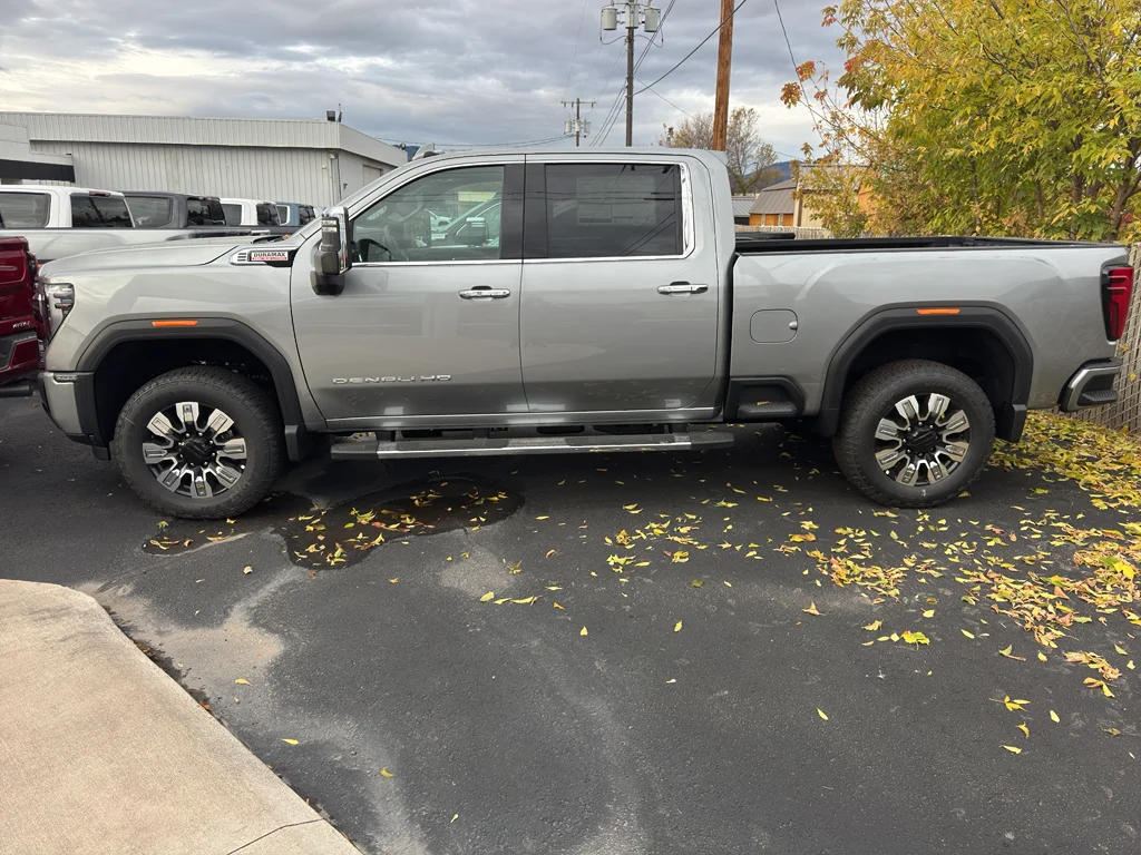 2026 GMC Sierra 4WD Crew Cab Standard Box Denali's photo