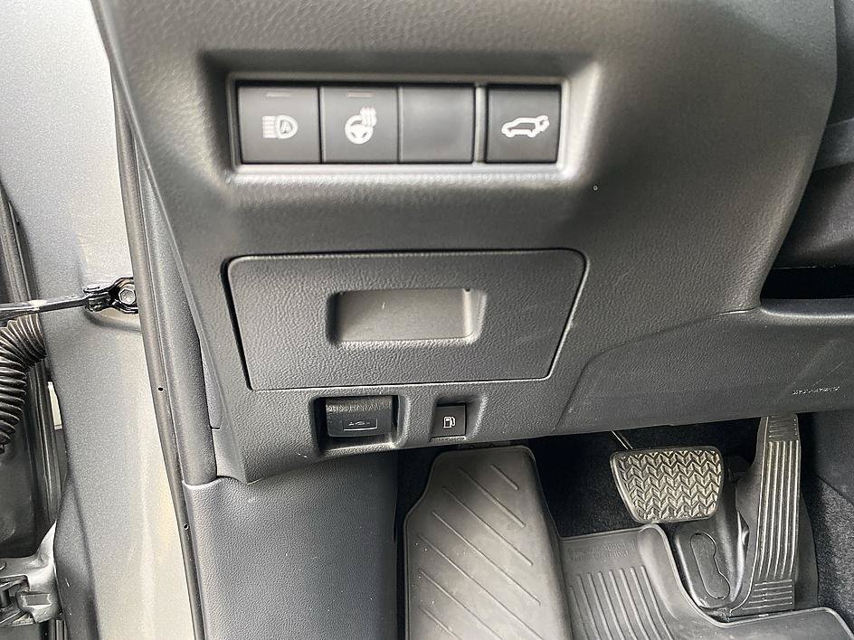 Used 2025 Heavy Metal Toyota Platinum image 28