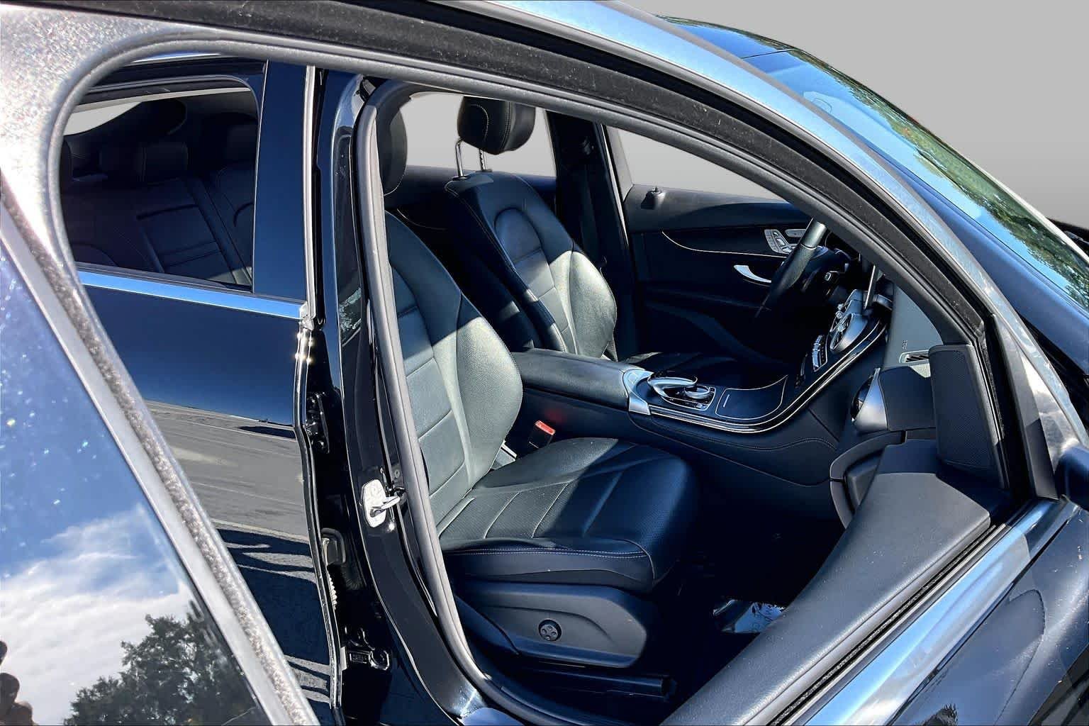 Used 2017 Obsidian Black Metallic Mercedes-Benz GLC 300 image 9
