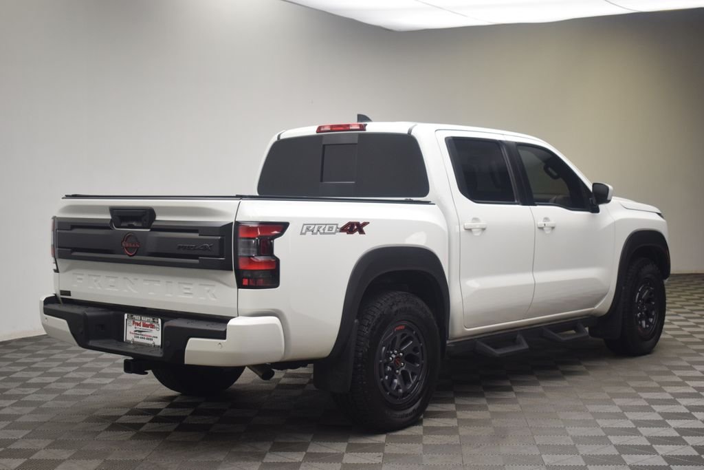 Used 2025 White Nissan PRO-4X image 5