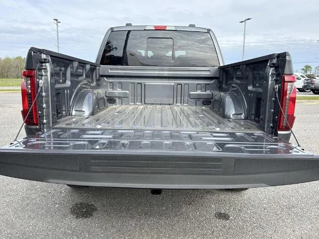 New 2026 Carbonized Gray Metallic Ford XLT image 18